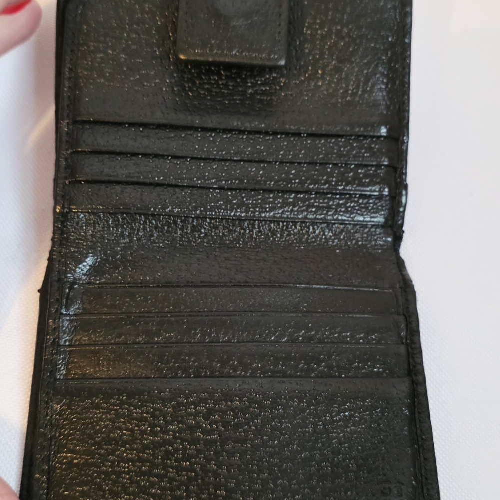 Gucci Black Compact Monogram Rehabbed Wallet With Floral Embroidered Patches - Picture 10 of 15